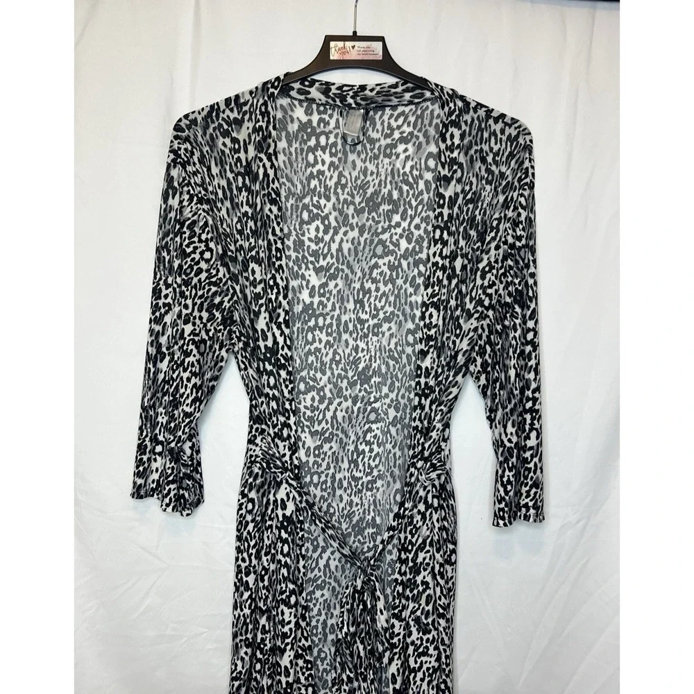 Delta Burke Women's‎ Size 1X Black & White Animal Print Babydoll Gown and Robe